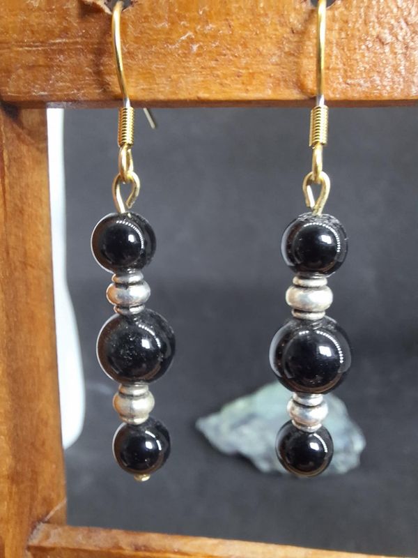 Boucles d'oreilles Onyx 8 et 6mm pierre naturel fait main