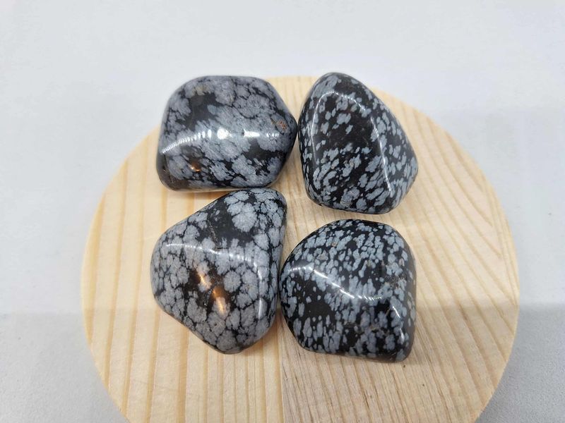 Pierre roulée Obsidienne neige ou moucheté pierre naturel