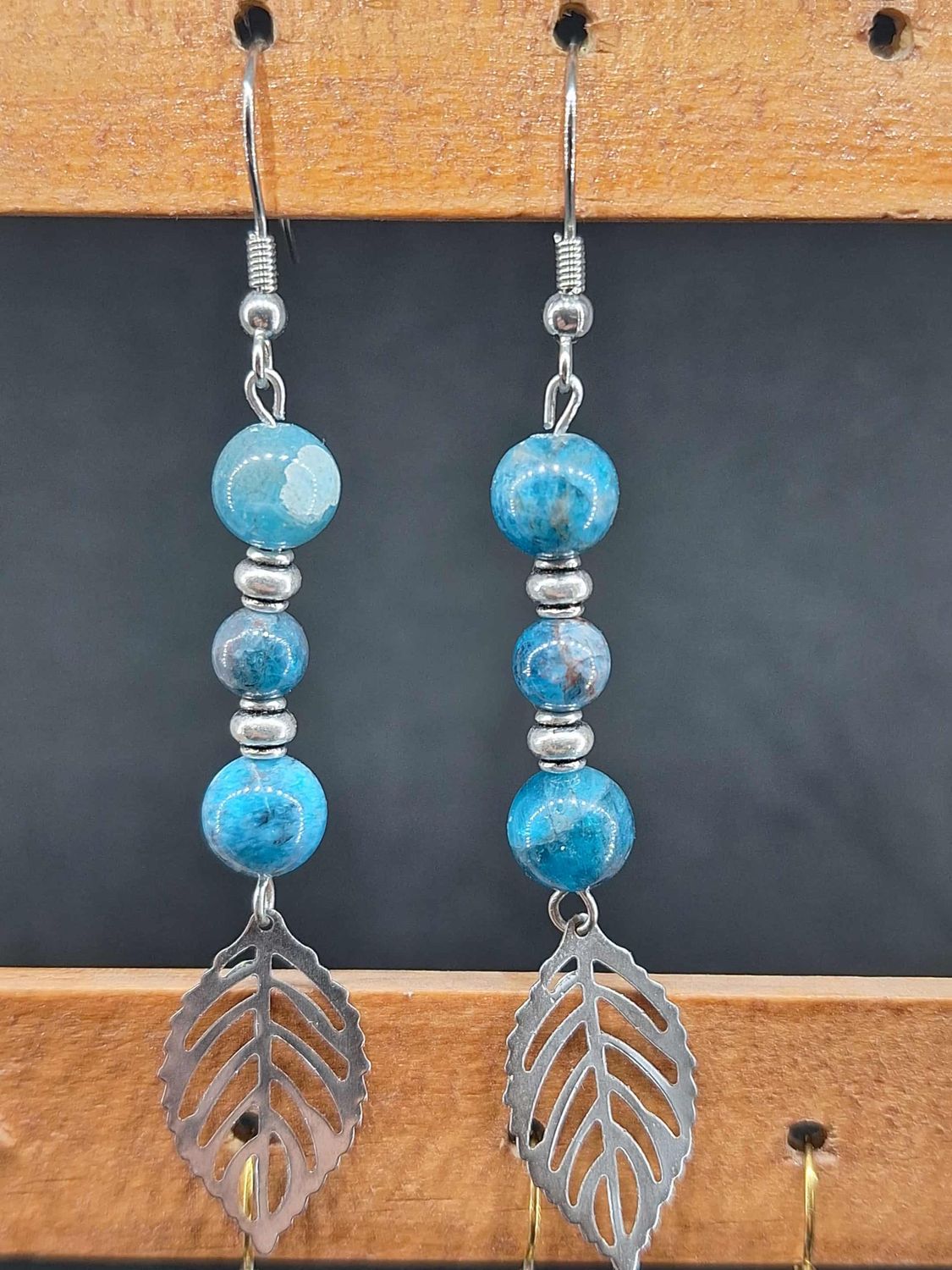 Boucle d'oreilles Apatite bleue 8mm / 6mm pierre naturel