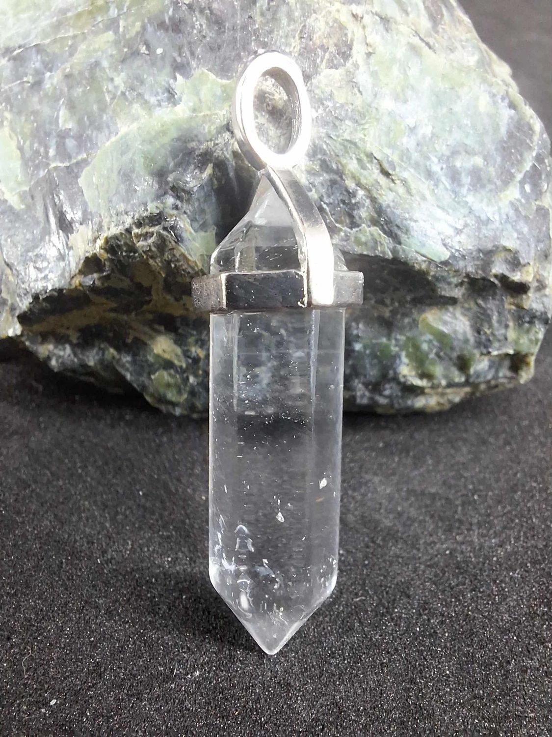 Pendentif Cristal de roche pierre naturel