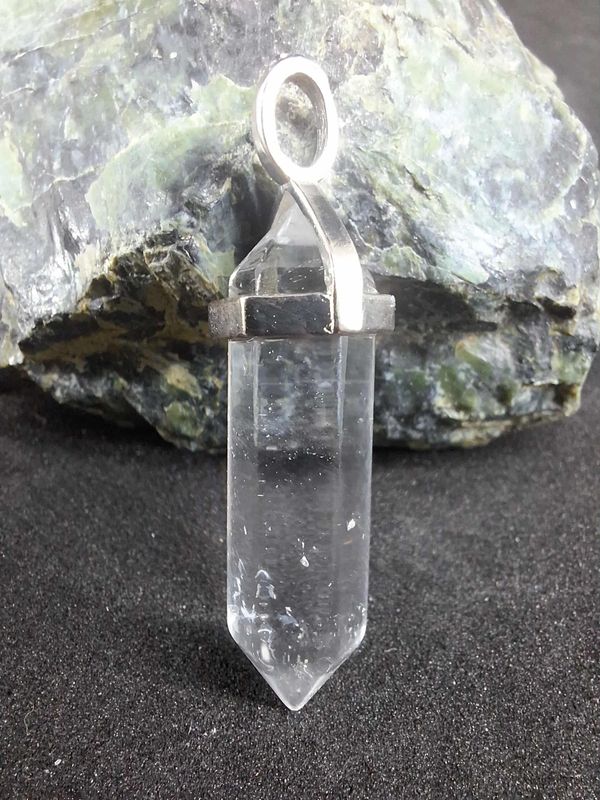 Pendentif Cristal de roche pierre naturel