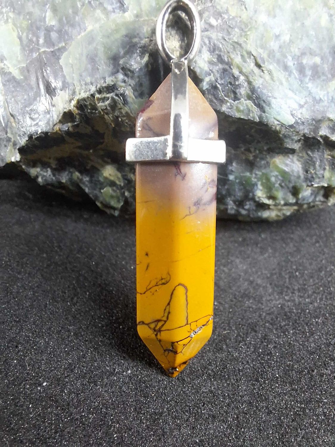 Pendentif Mokaite pierre naturel Pendentif Mokaite pierre naturel