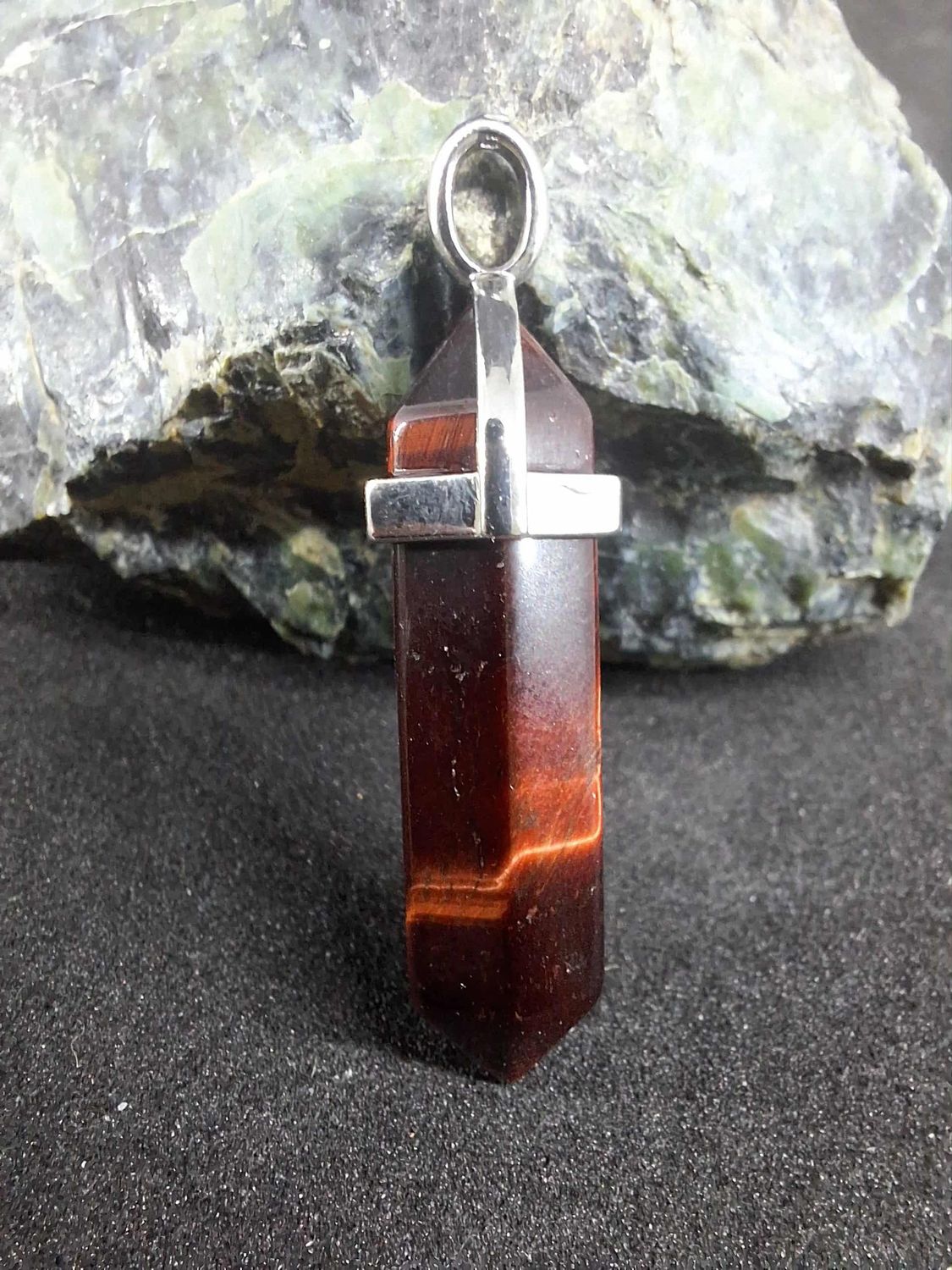 Pendentif Oeil de taureau pierre naturel