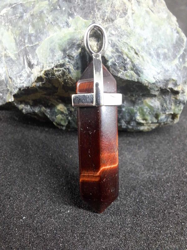 Pendentif Oeil de taureau pierre naturel