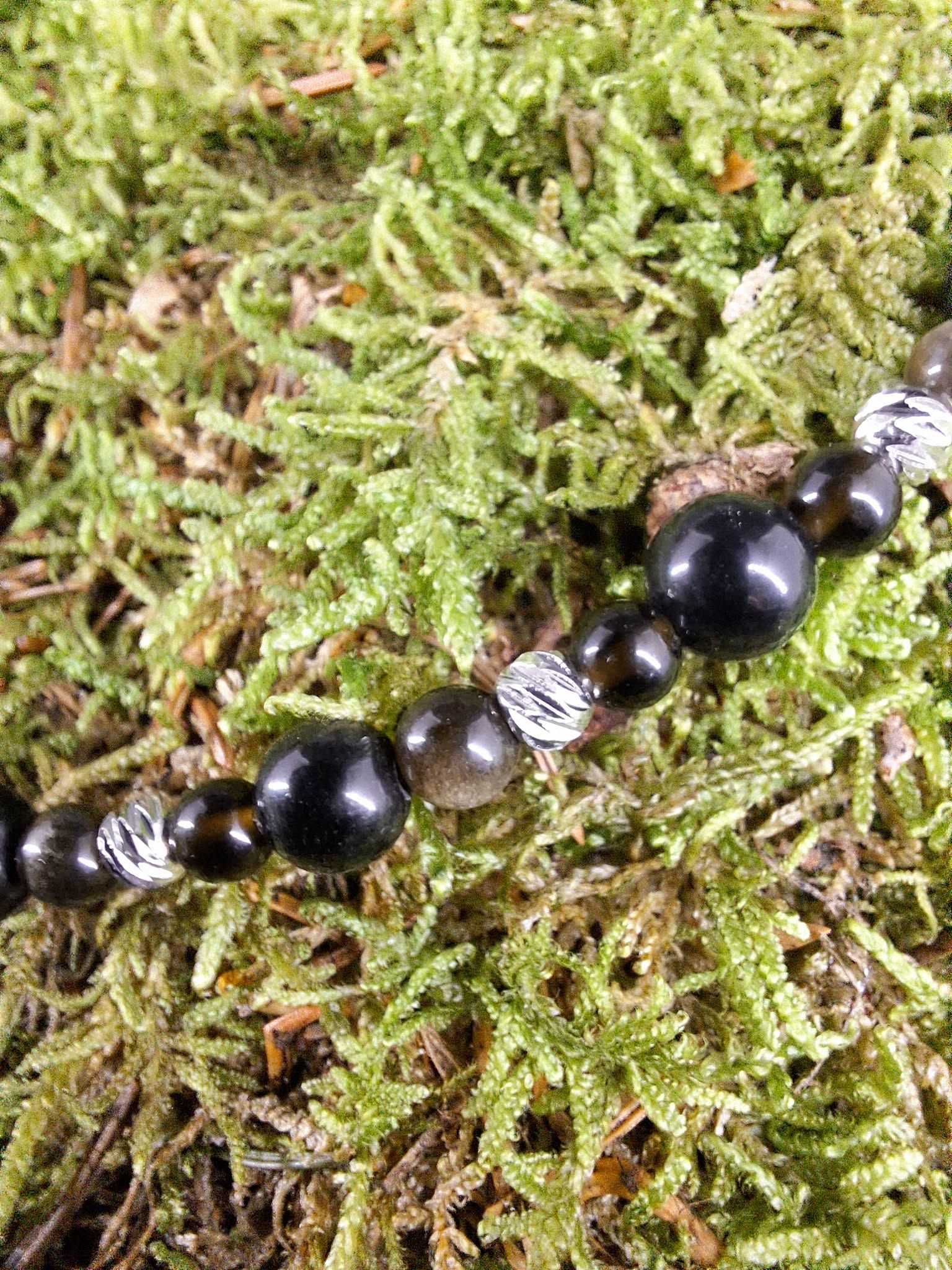 Collier Obsidienne noir et dorée avec un Nœuds de sorcière (protection)