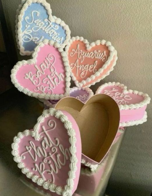 FRIDAY 7:00 - Pretty Little Hearts