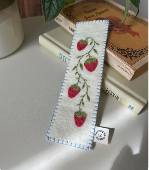 FRIDAY 7:00 - Berry Bookmark Bliss