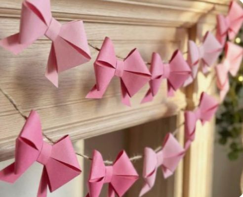 FRIDAY 6:00 - Bow-tiful Decor