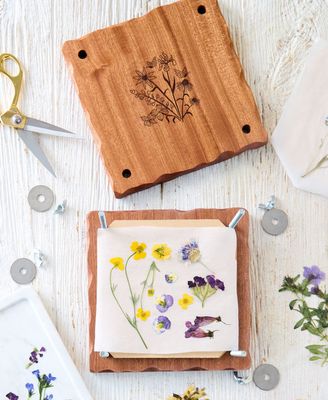 SATURDAY 3:00 - Little Pressed Blooms
