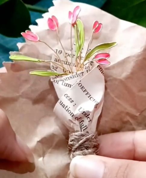 FRIDAY 5:00 - Twist &amp; Bloom