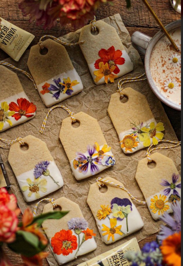 FRIDAY 5:00 - Sugar in Bloom