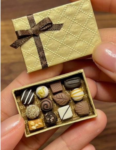 SATURDAY 1:00 - Sweet Little Treats