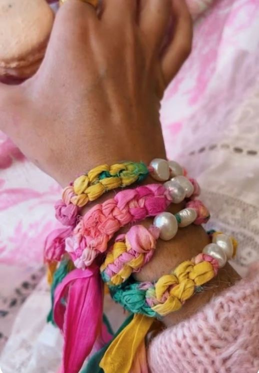 SATURDAY 4:00 - Twist &amp; Sparkle