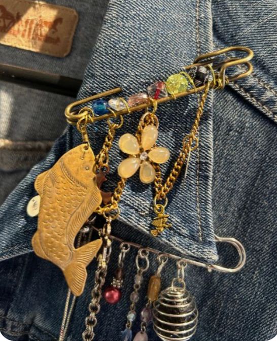 SUNDAY 4:00 - Pin it up