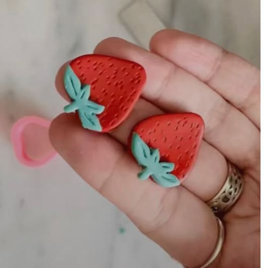 SUNDAY 10:30 - Clay 101