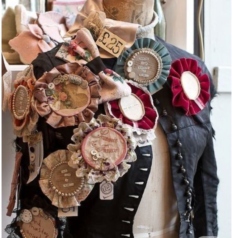 SUNDAY 1:00 - Vintage Rosette Pins