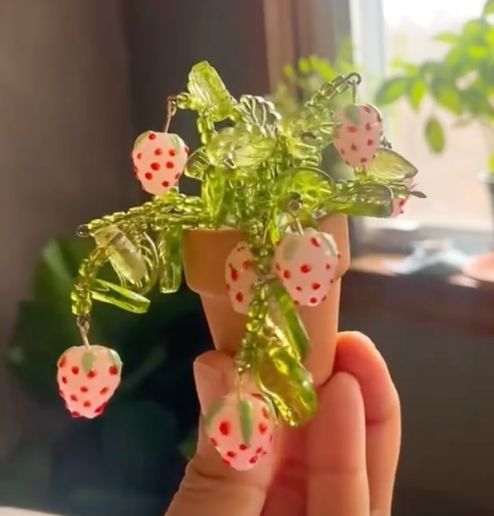 SUNDAY 1:00 - Beaded Strawberry Pots