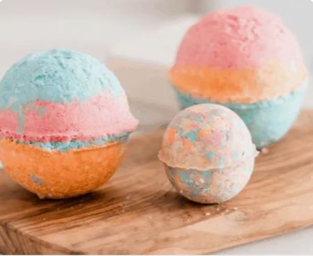 SUNDAY 4:00 - Calm in a Bomb