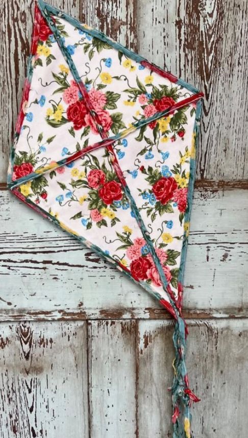 SUNDAY 1:00 - Threaded Tails &amp; Paper Sails