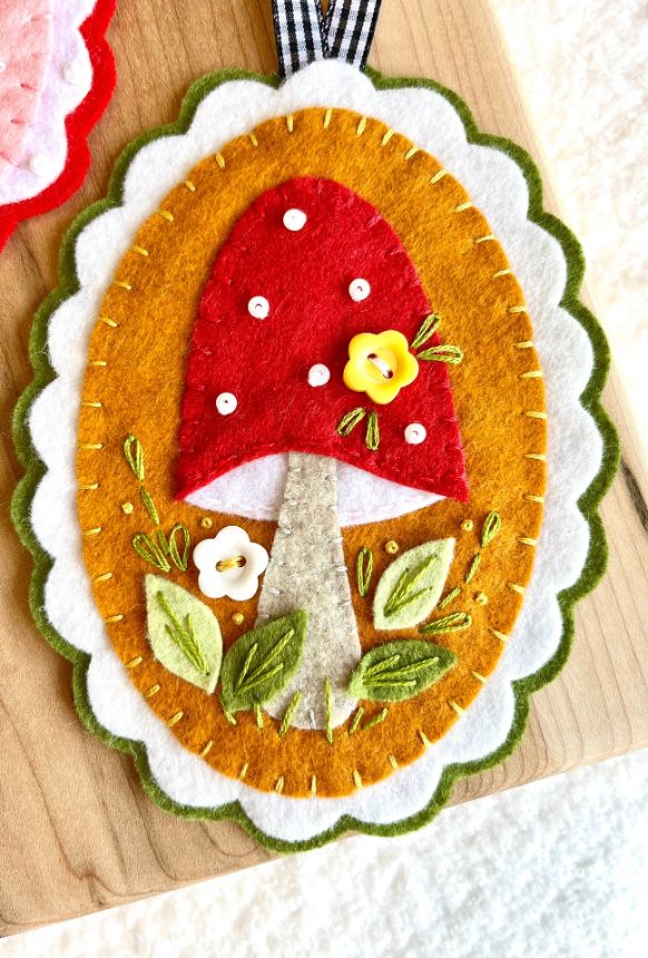 SAT SPECIAL 4:00 - Toadstool Treasures