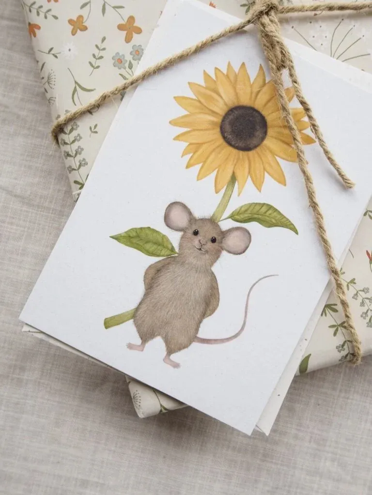 Getekend door Zusje Kaart - Muis met zonnebloem  Muis met zonnebloem