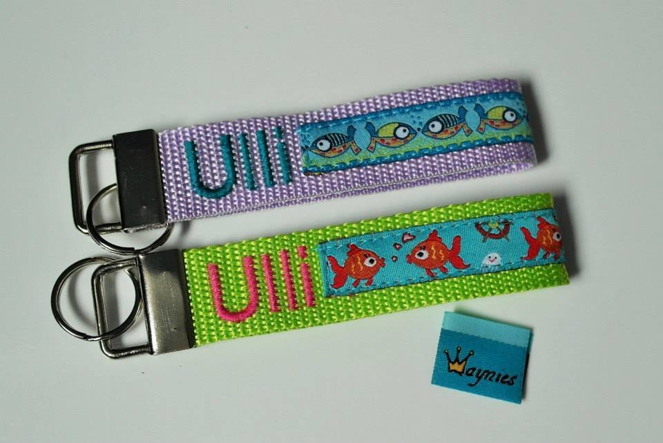 Schlüsselanhänger mit Webband/Bestickung