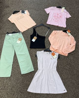 Voordeelpakket 8 voor meisjes maat 122/128 – Koko Noko, Name It, Kid Only &amp; Someone – NIEUW 6 stuks voor slechts €35,99!
