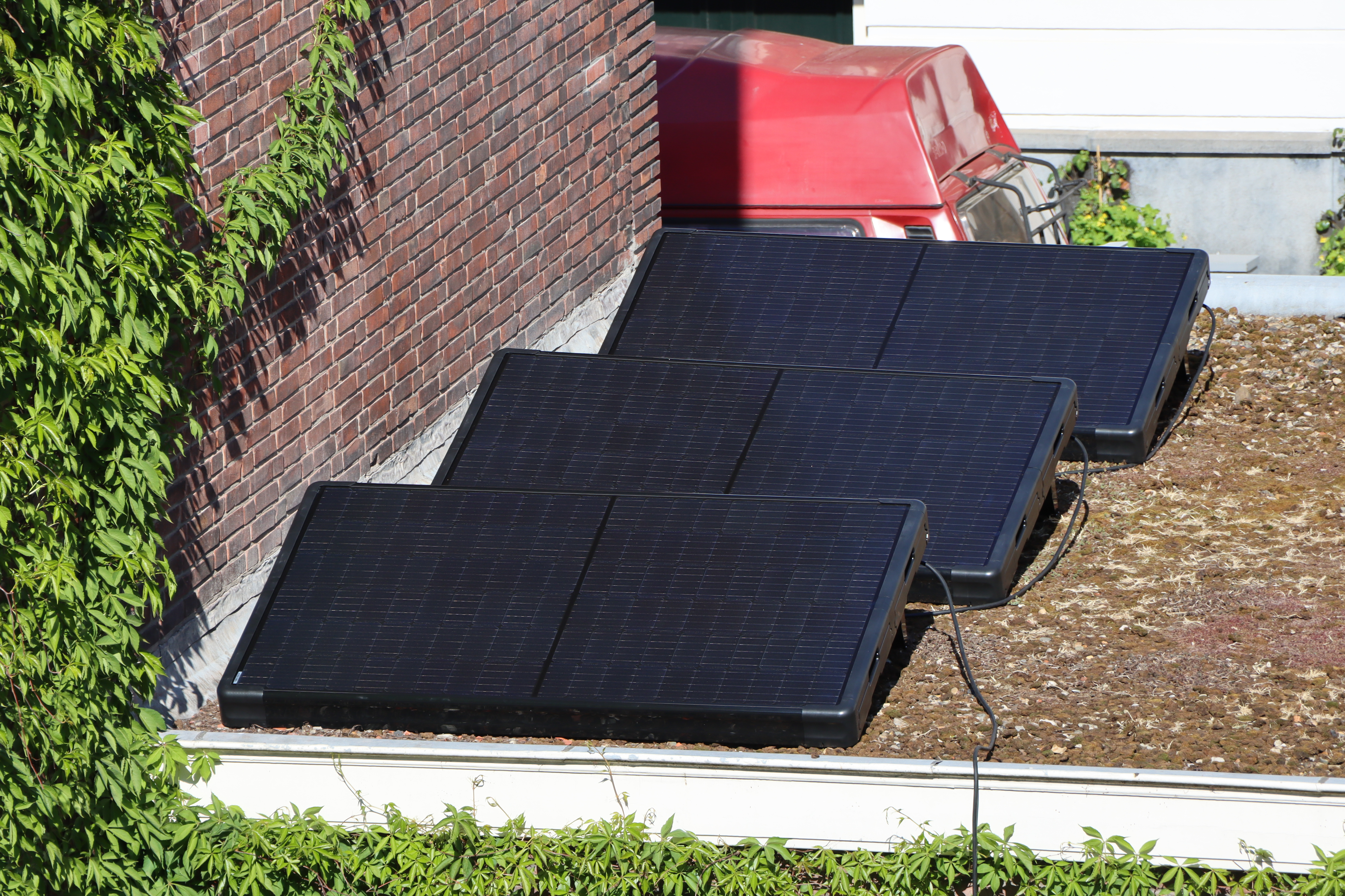 IGreenSpot on X: Supersola Plug-and-Play Solar Panel System with Modular  and Portable Design -   / X