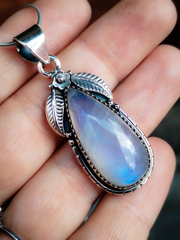 Colgante de Piedra Luna y Plata de ley