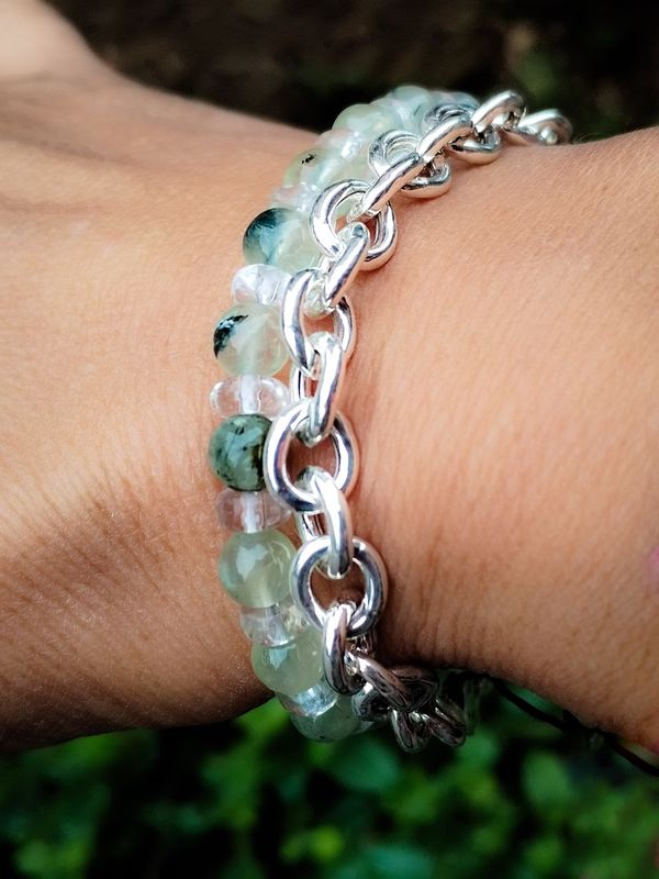 Pulsera de Prenhita y cuarzo. Con pulsera de Plata de Ley