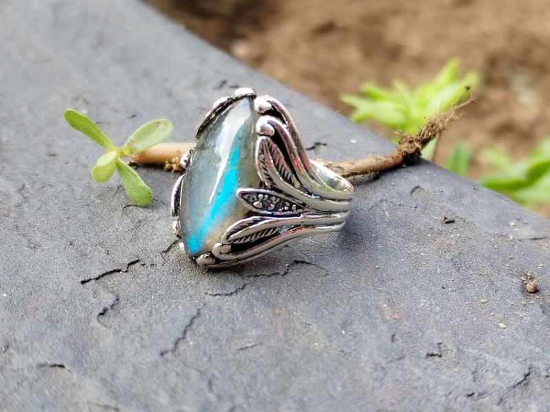 Anillo de Labradorita y plata de ley