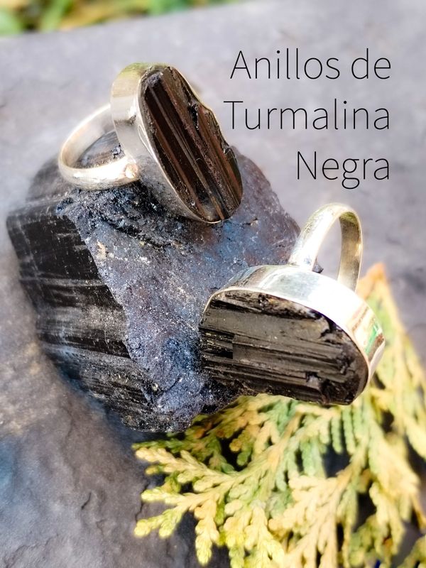 Anillo de Turmalina Negra en bruto y plata de ley