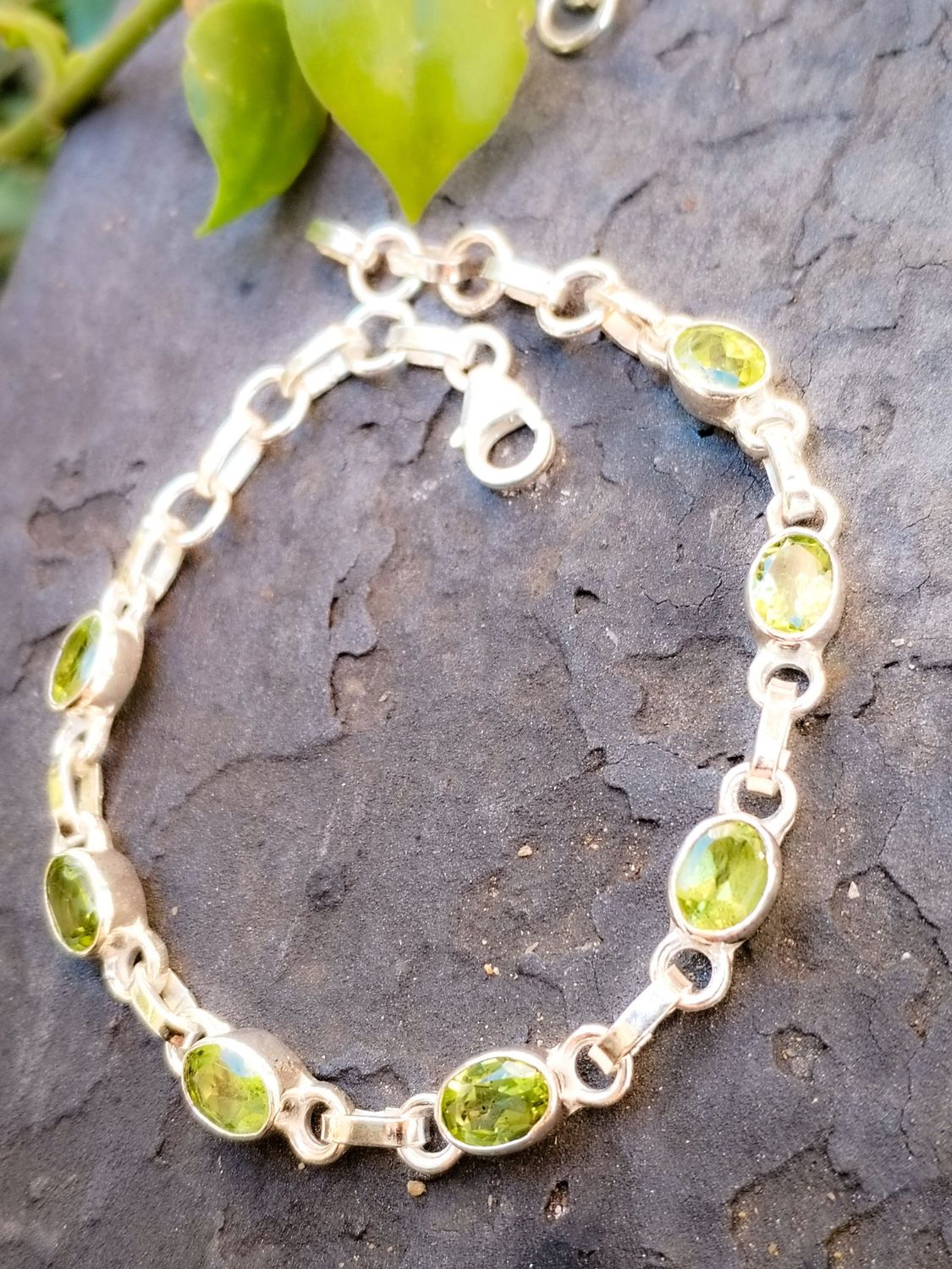 Olivino y Plata de ley. Pulsera