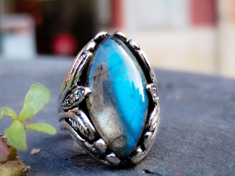 Anillo de Labradorita y plata de ley