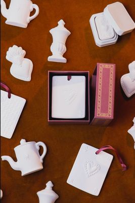 Alix D. Reynis - Ace of Hearts - geparfumeerd sculptuur en zijn parfum concentraat