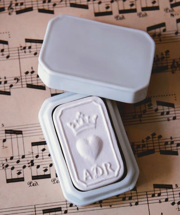 Scented sculpture Palet Cœur and its box