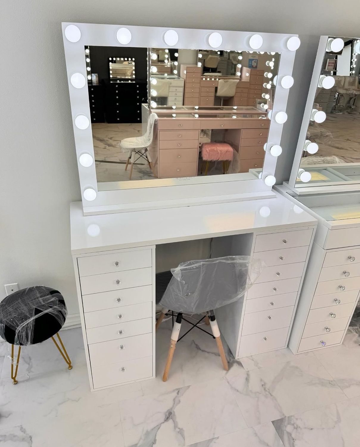 14 Drawer Top w/ LED Dimmable Mirror