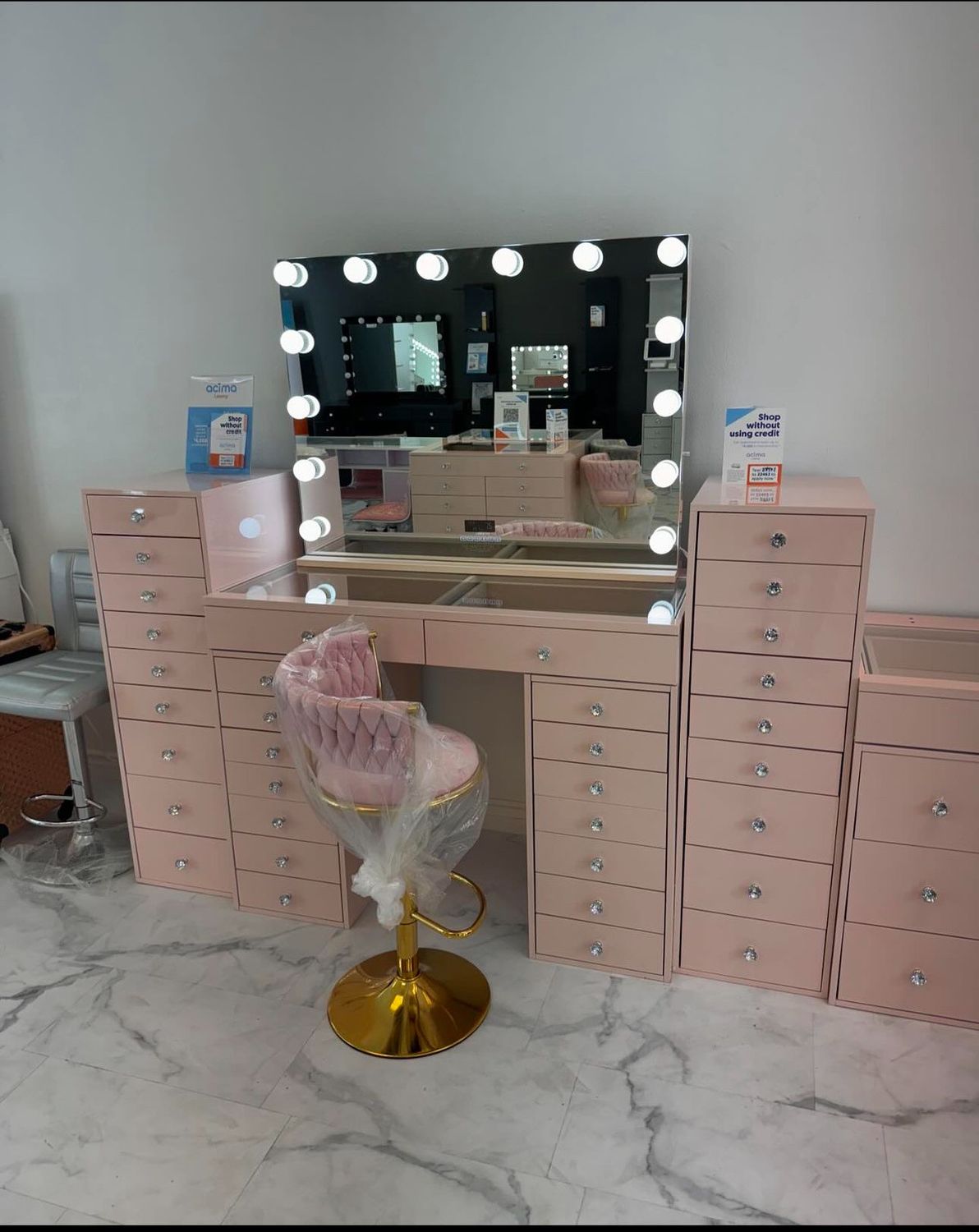 16 Drawer Glass Top w/ LED Dimmable Mirror