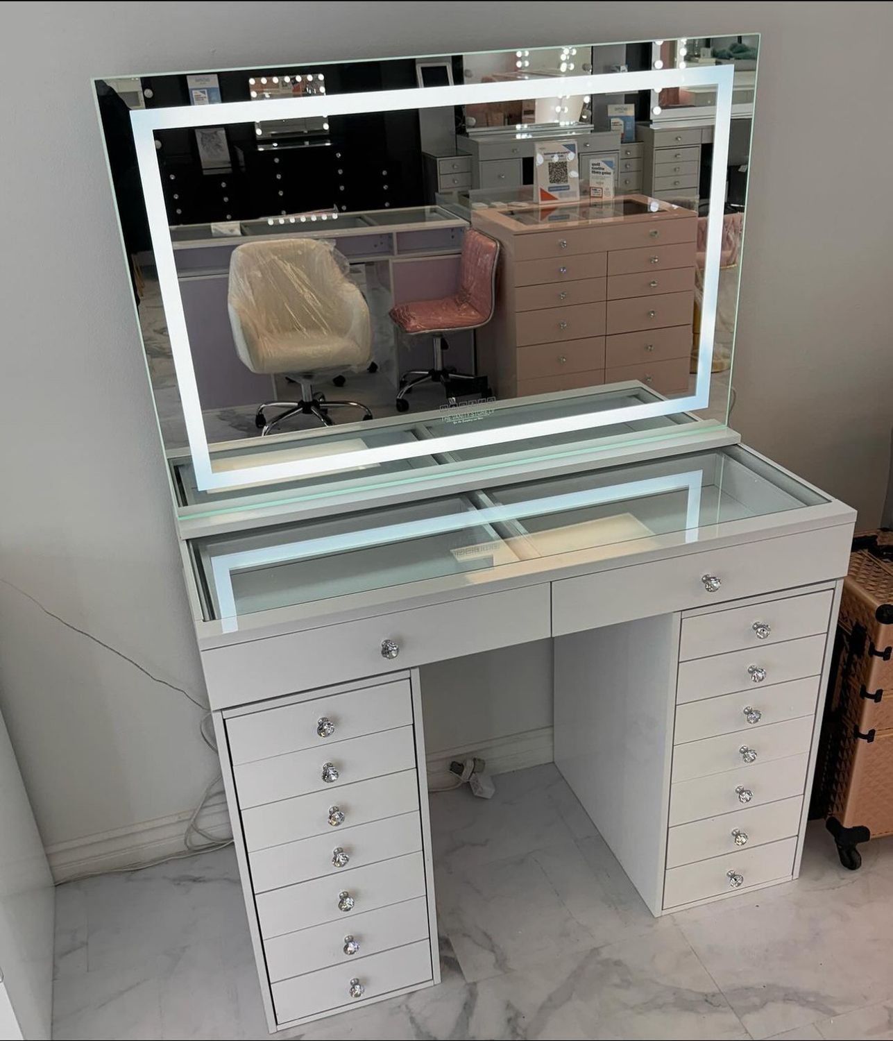 16 Drawer Glass Top w/ LED Dimmable Mirror