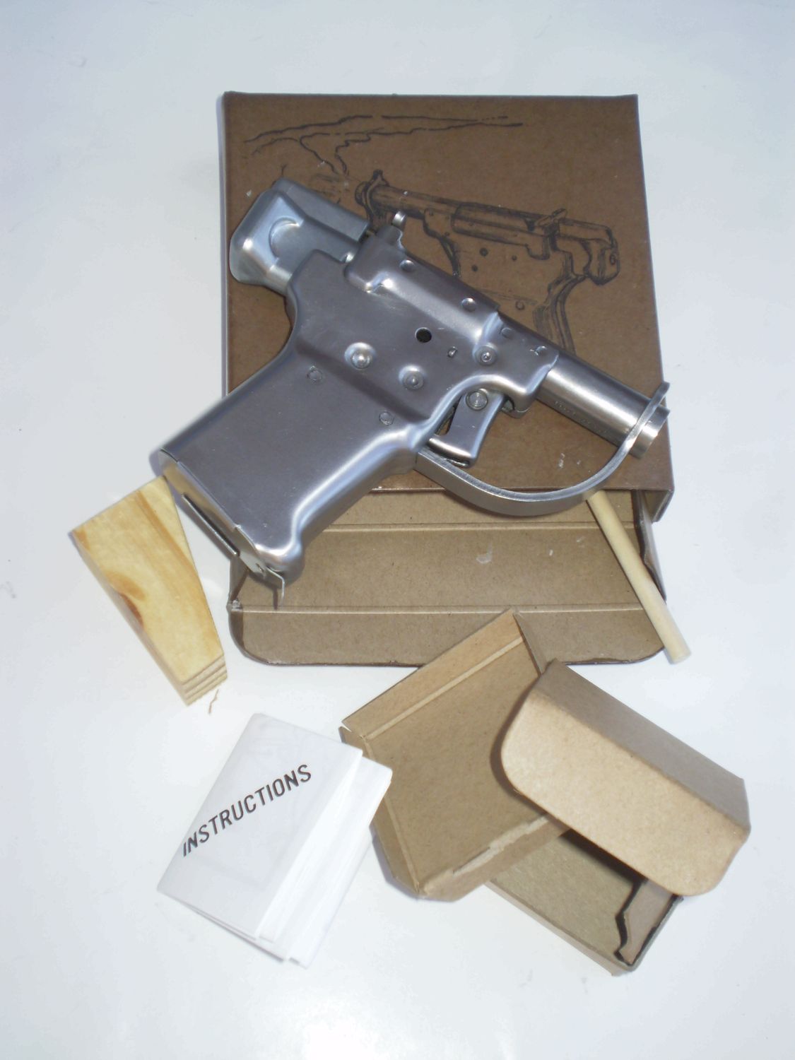 WWII FP-45 Liberator Pisto withl Reproduction Box set(Standard Model / Model 3)