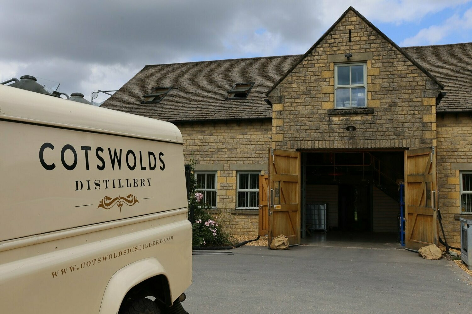 Cotswolds Single Malt - Odyssey Barley - 46% Cotswolds Single Malt - Odyssey Barley - 46%