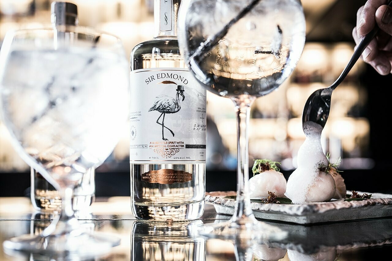 Sir Edmond – Bourbon vanilla infused gin - 40% Sir Edmond – Bourbon vanilla infused gin - 40%