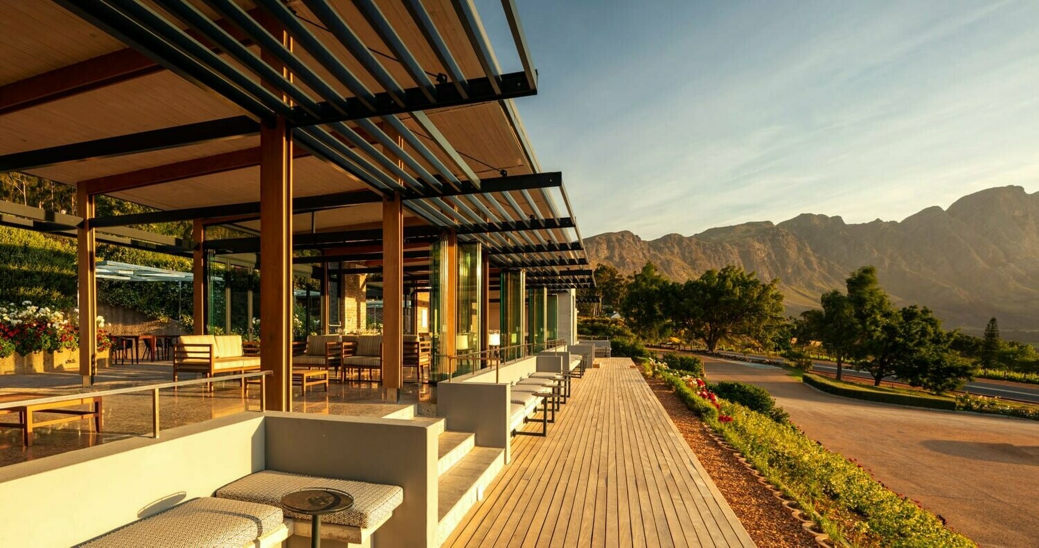 Haute Cabrière Chardonnay met Pinot Noir - Zuid-Afrika- Franschhoek Haute Cabrière Chardonnay met Pinot Noir - Zuid-Afrika- Franschhoek