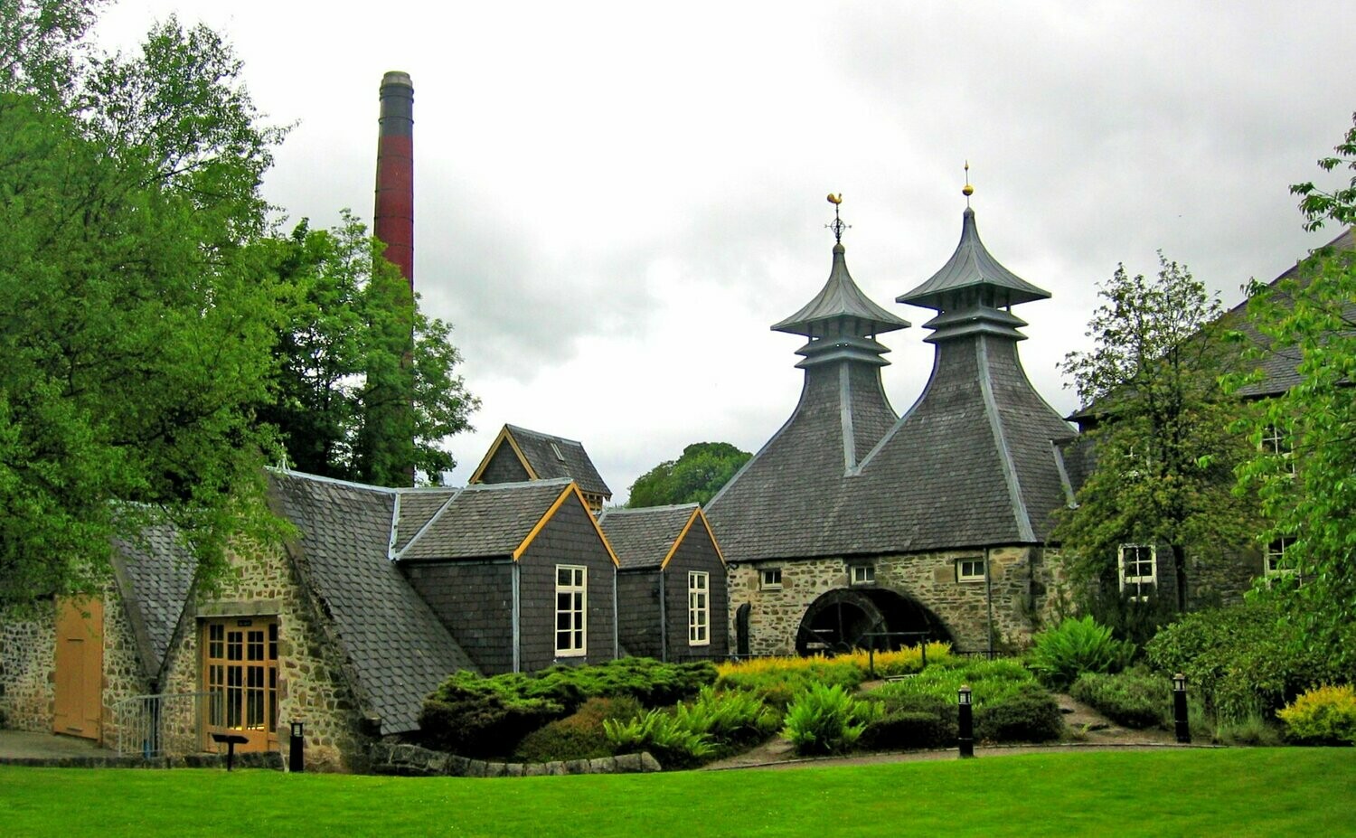 Chivas Regal mini-box - 12y - 13y - 18y Chivas Regal mini-box - 12y - 13y - 18y