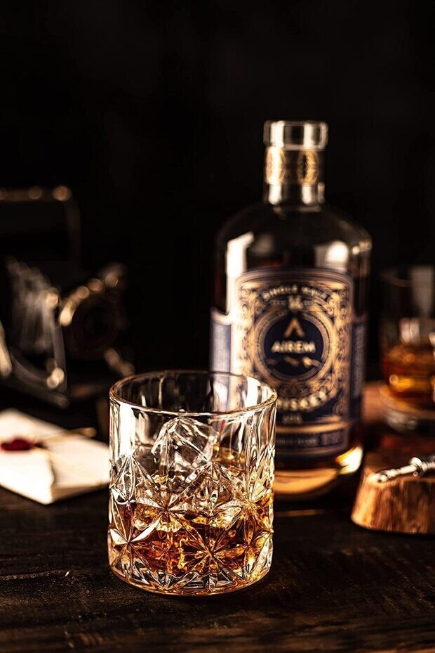 Airem Blue 14 years Single Malt - 43% - Max. 1 per klant. Airem Blue 14 years Single Malt - 43% - Max. 1 per klant.