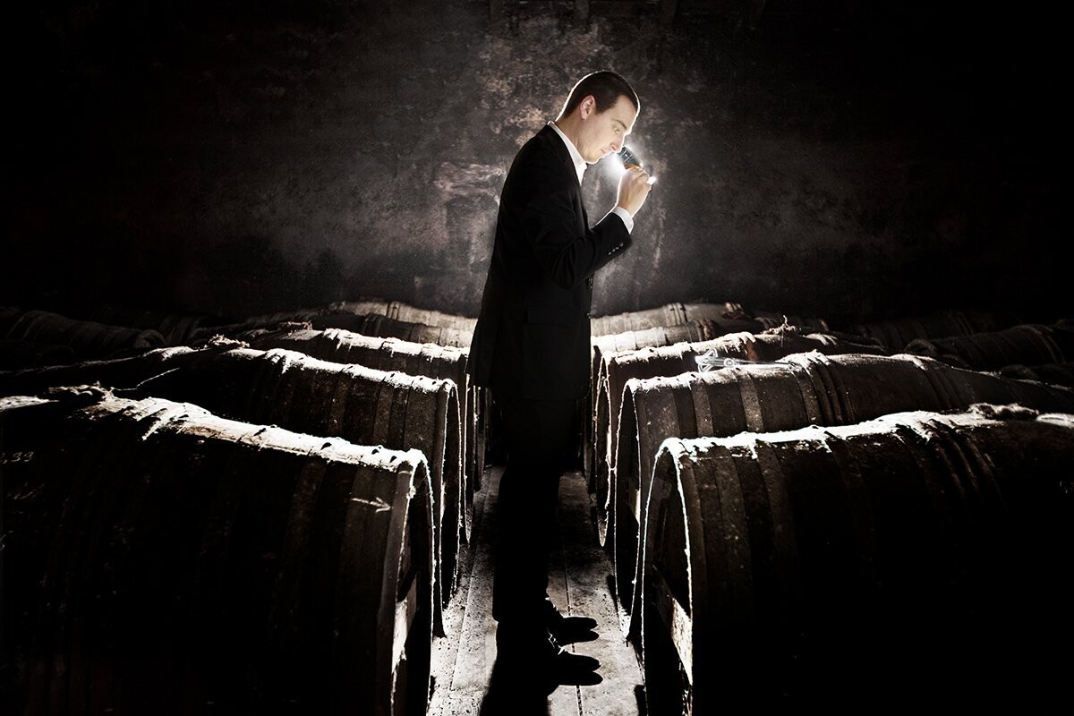 Remy Martin XO - The year of the Snake - Limited Edition by HUANG YUXING Remy Martin XO - The year of the Snake - Limited Edition by HUANG YUXING