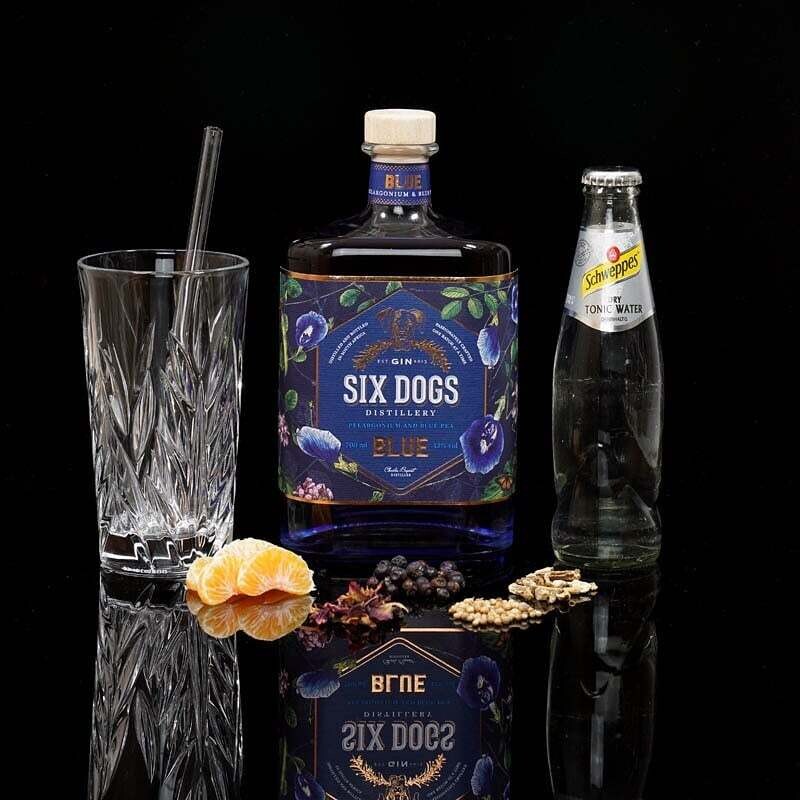 Six Dogs Blue Gin - 43% Six Dogs Blue Gin - 43%