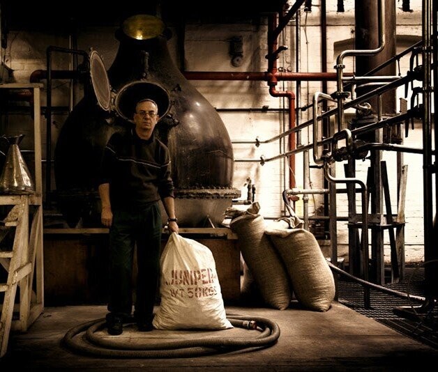 Geranium Gin by Hammer & Son Ltd. London - 44% Geranium Gin by Hammer & Son Ltd. London - 44%