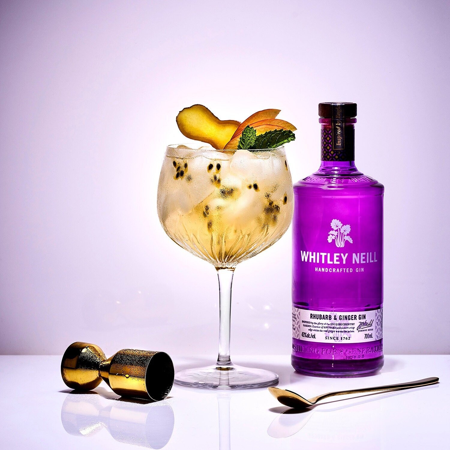 Whitley Neill Rhubarb & Ginger Dry Gin - 43% Whitley Neill Rhubarb & Ginger Dry Gin - 43%