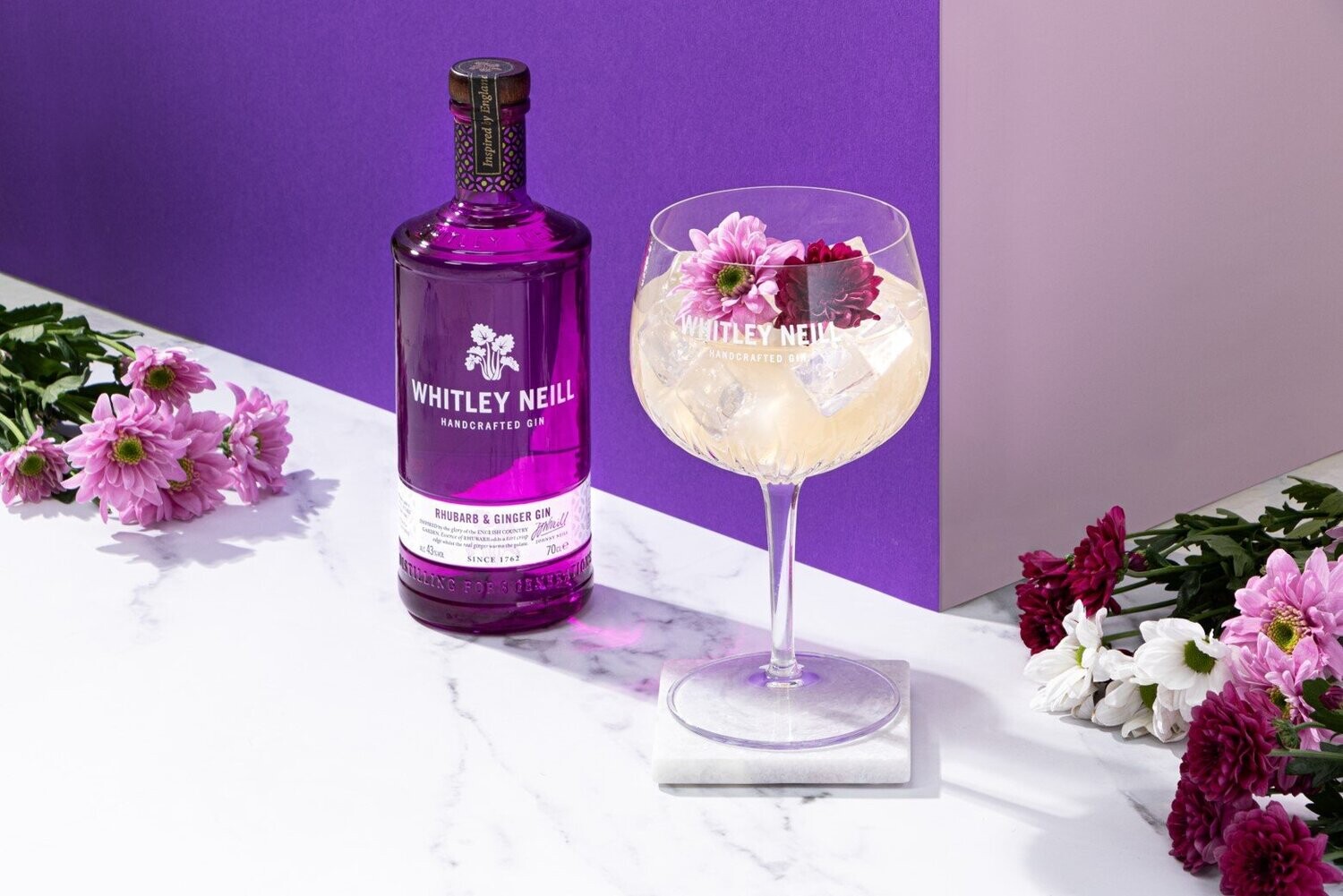 Whitley Neill Rhubarb & Ginger Dry Gin - 43% Whitley Neill Rhubarb & Ginger Dry Gin - 43%